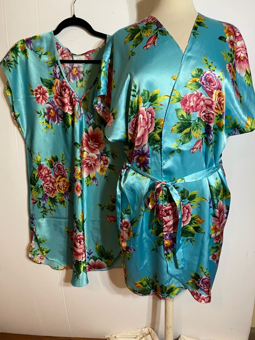 Secret Treasures Turquoise Floral Satin Robe & Tunic Set